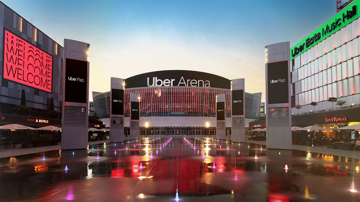 Exterior Image of Mercedes-Benz Arena and district at night