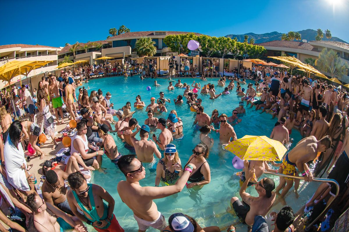 Day Club Atmosphere Pool