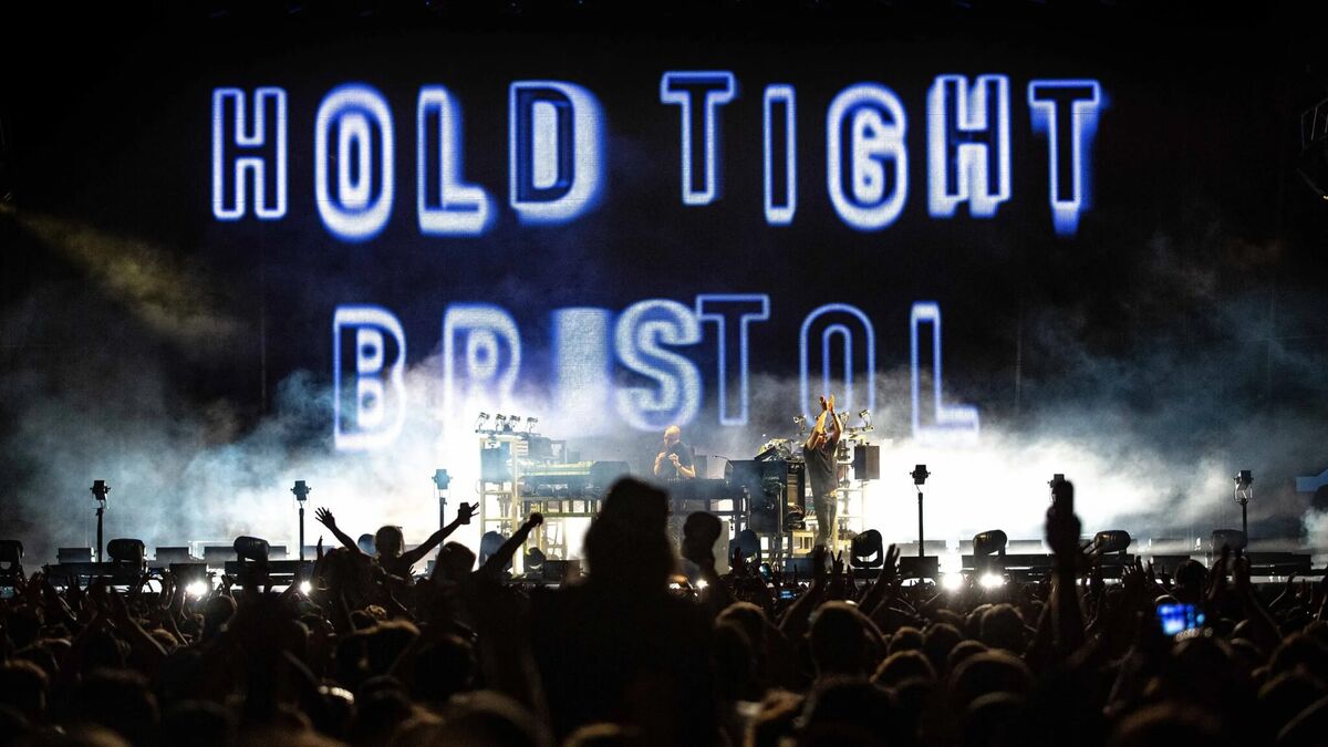 Fowards concert Hero