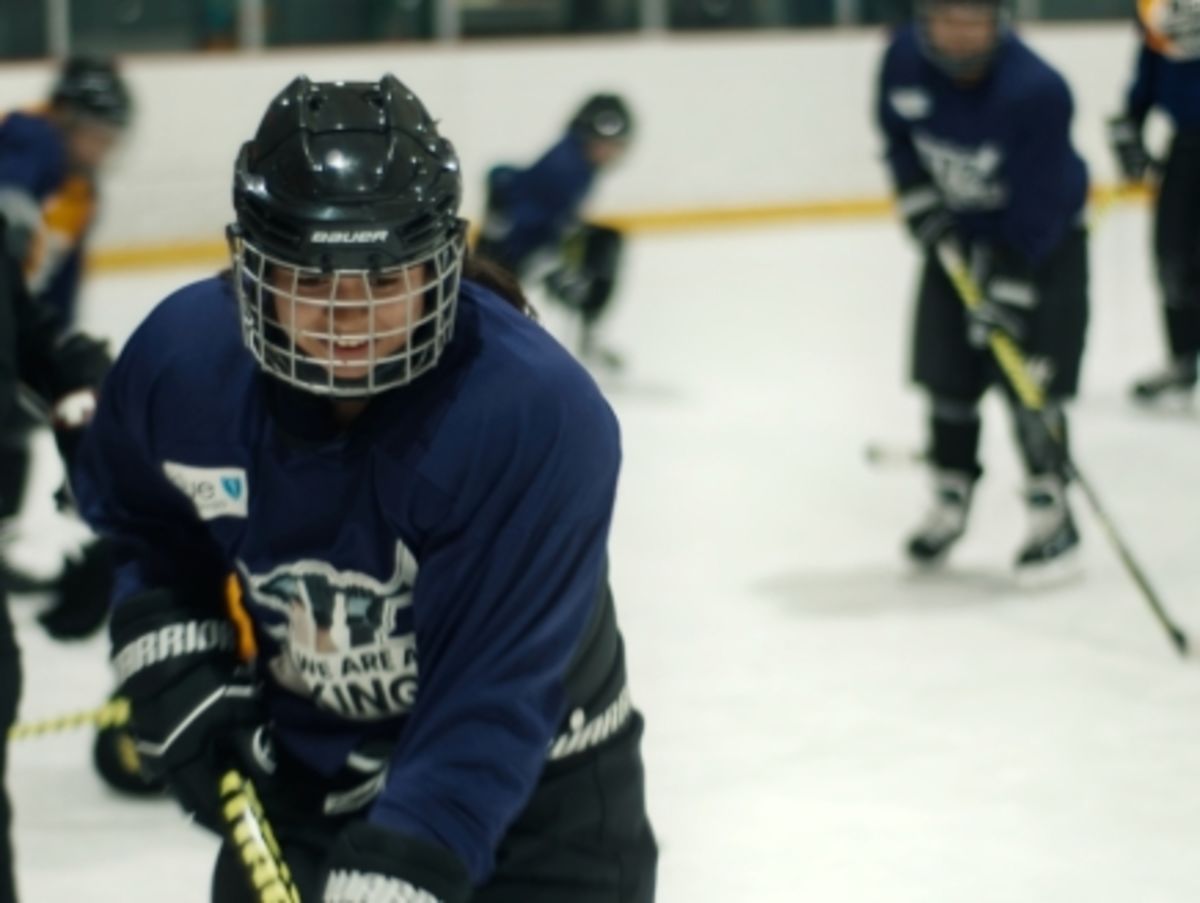 AEG’s LA Kings in partnership with San Manuel Band of Mission Indians hosted 19 students from Sherman Indian High School for a free, five-day, ball hockey camp