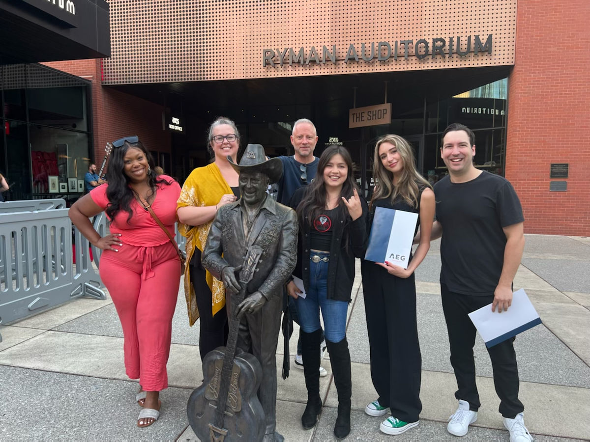 Belmont University students outside the Ryman Auditorium.