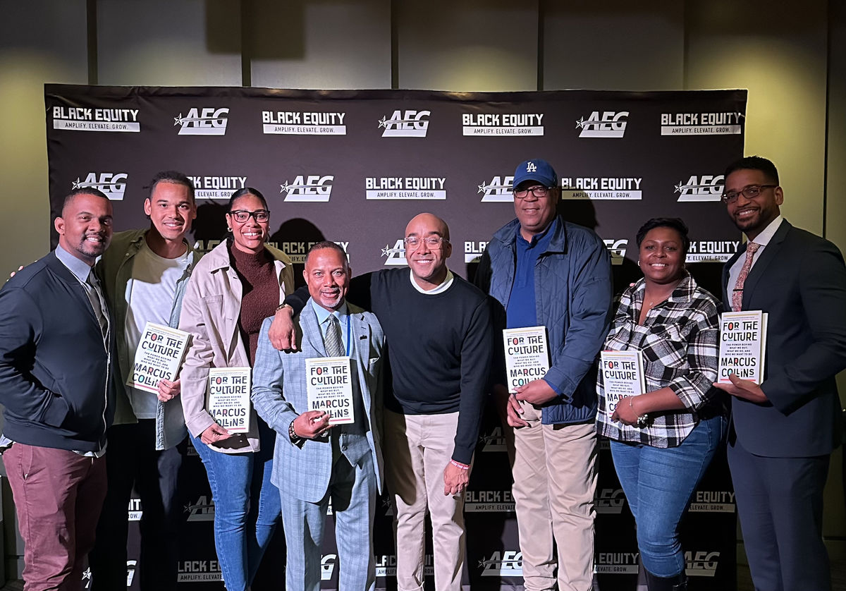 Members of BE@AEG take a photo with Dr.Marcus Collins