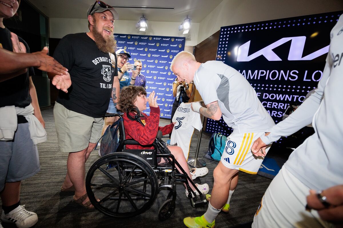 LA Galaxy and The Rainbow Connection Grant a Wish for Young Fan Battling Cancer