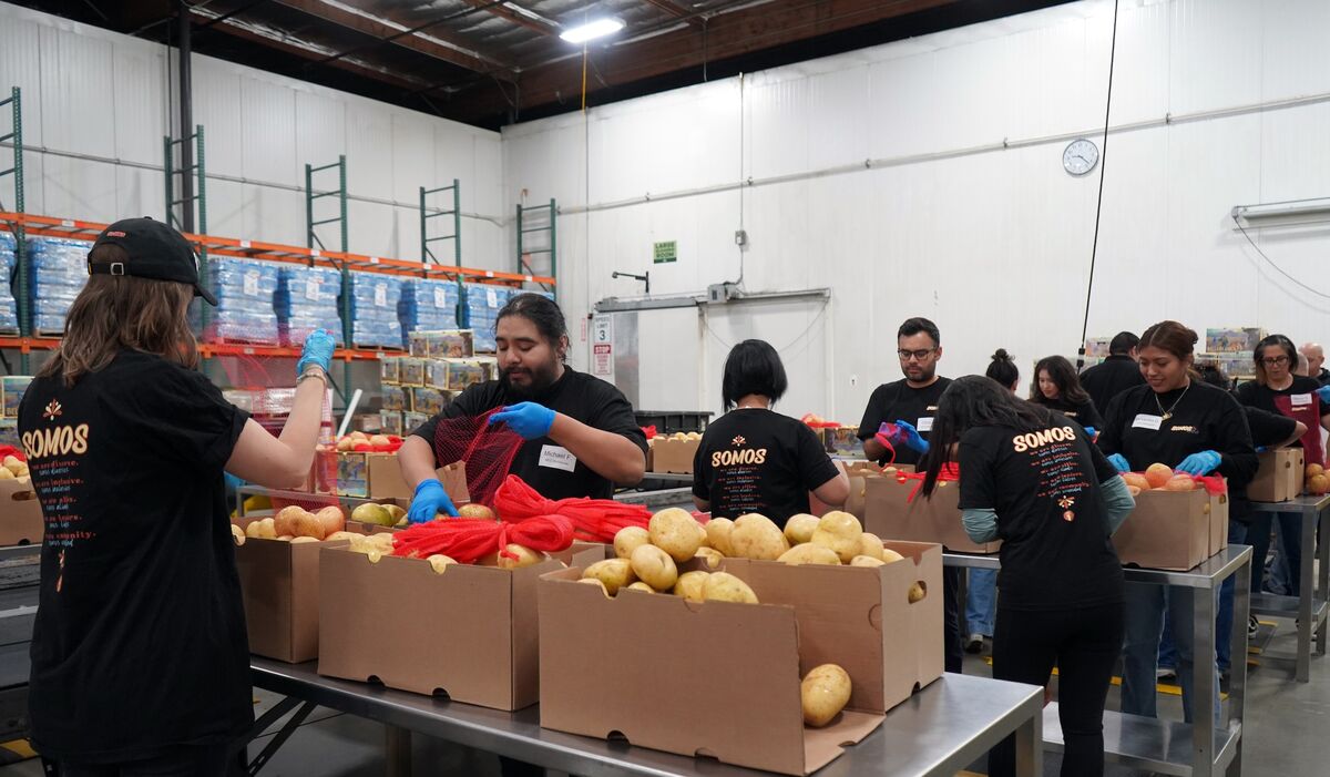 AEG Employees Support Los Angeles Regional Food Bank in Fighting Food Insecurity