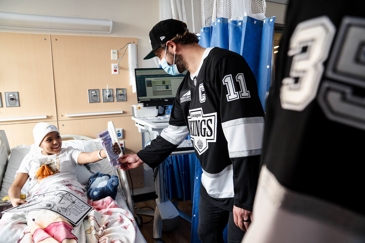 LA Kings Bring Hope and High Spirits to Children’s Hospital Los Angeles During Annual Visit 