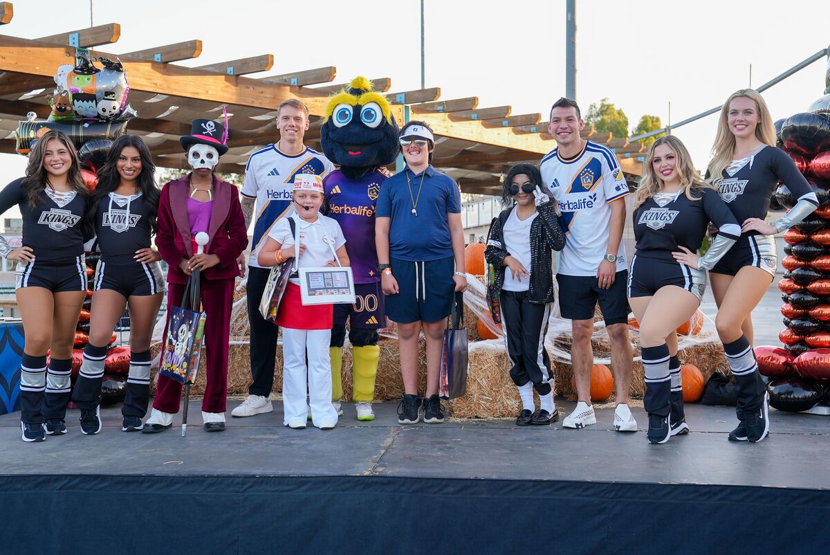 Dignity Health Sports Park Brings South Bay Families Together for 19th Annual Treats-N-Suites Halloween Bash with LA Galaxy Players 