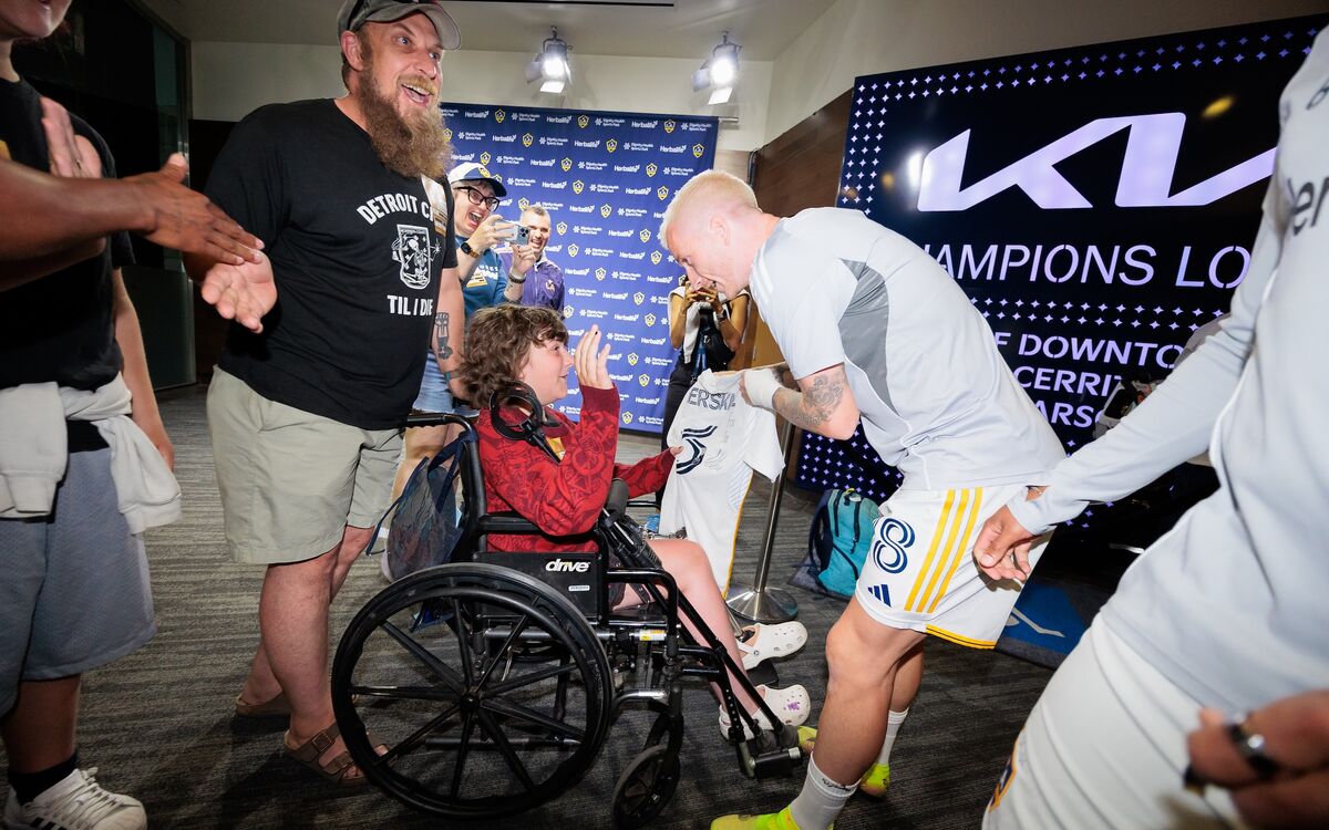 LA Galaxy and The Rainbow Connection Grant a Wish for Young Fan Battling Cancer