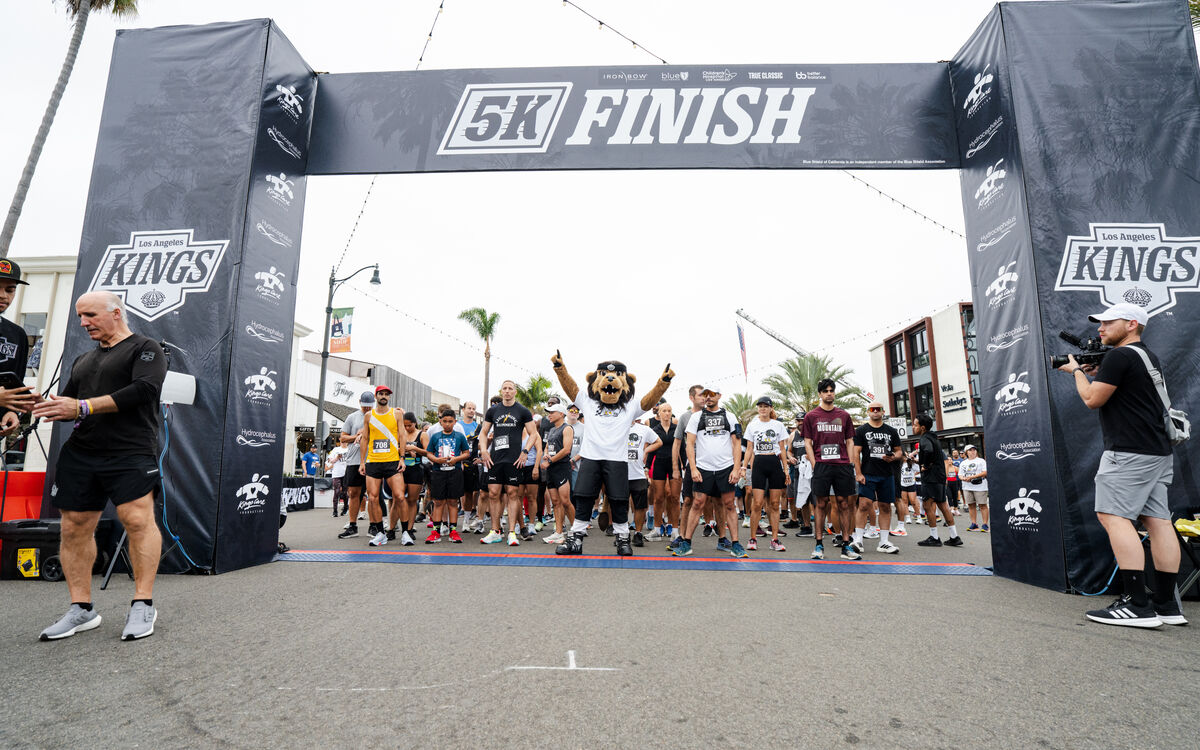 LA Kings Raise Thousands for Kings Care Foundation in South Redondo Beach