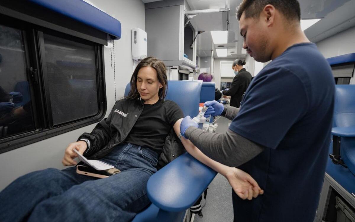 LA Kings Teamed Up with Children’s Hospital Los Angeles to Celebrate National Blood Donor Month