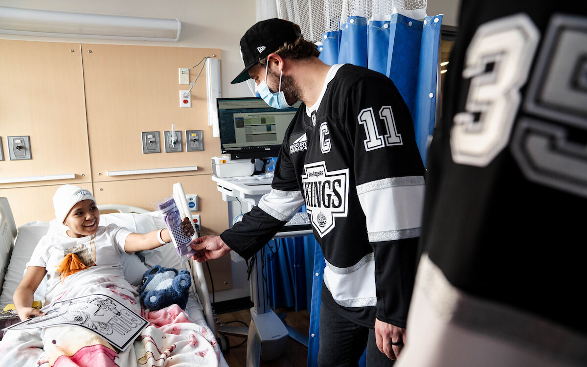 LA Kings Bring Hope and High Spirits to Children’s Hospital Los Angeles During Annual Visit 